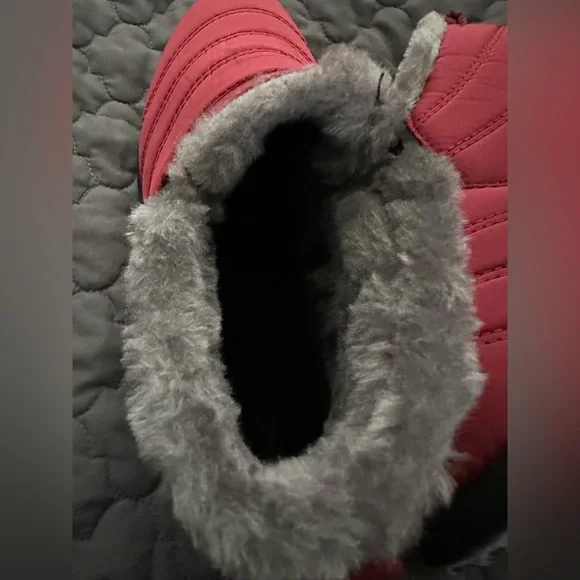 NWOT Faux fur lined ankle booties by BJ - Picture 5 of 5